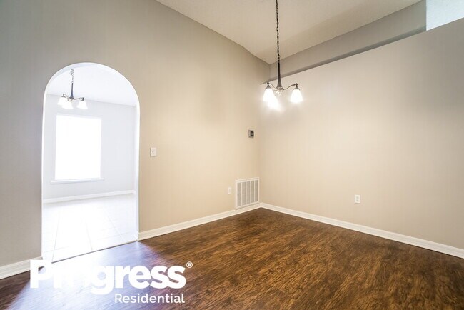 Building Photo - 2925 White Magnolia Loop