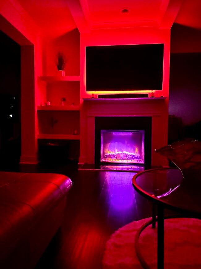 Electric/Heated fireplace - 5371 Radford Loop