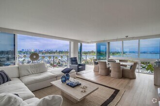 Building Photo - 1750 Avenida Del Mundo