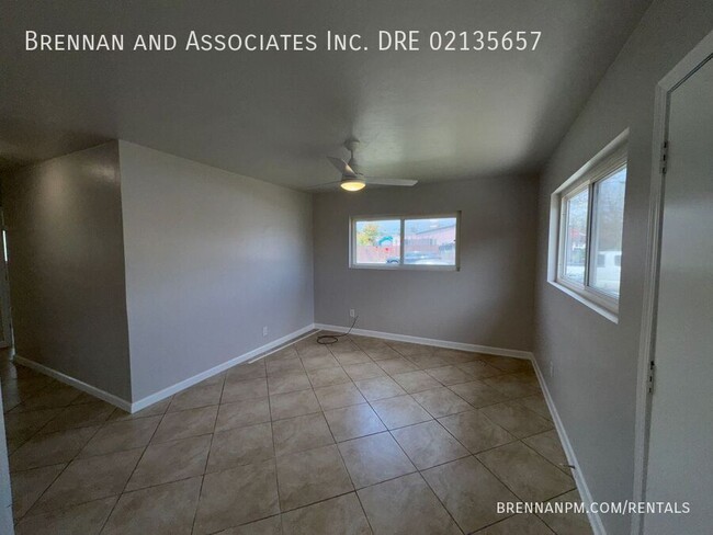 Building Photo - 806 S 33rd St