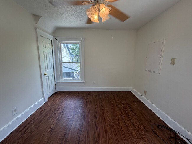 Foto del edificio - 251 5th St NE