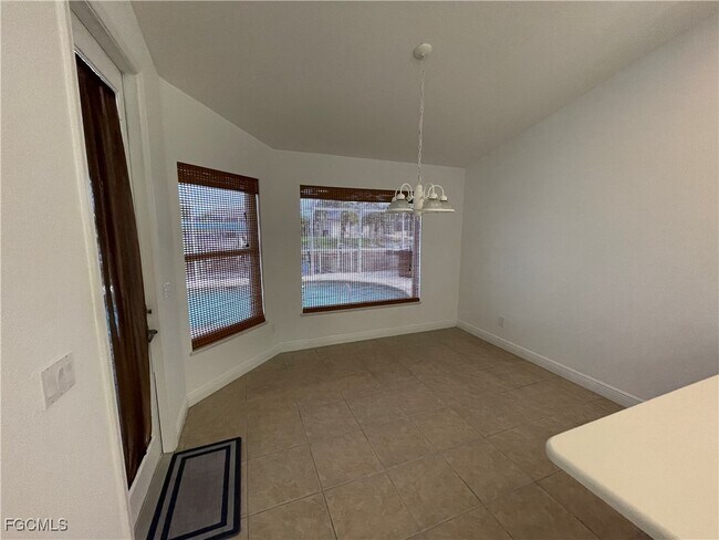 Foto del edificio - 609 SW 43rd Ln