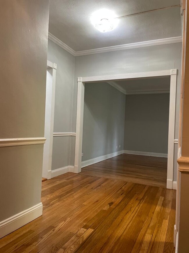 Building Photo - 128 Woodside Green