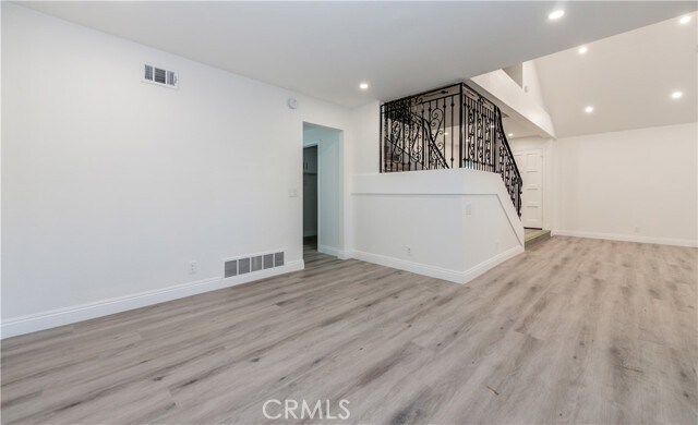 Building Photo - 5 Alderwood