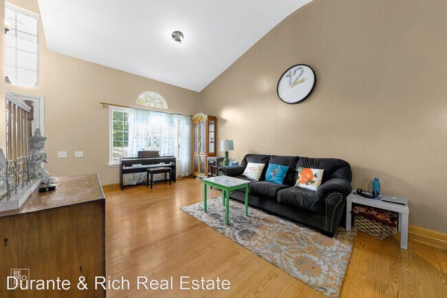 Building Photo - 3 br, 2.5 bath House - 1348 W Braymore Circle