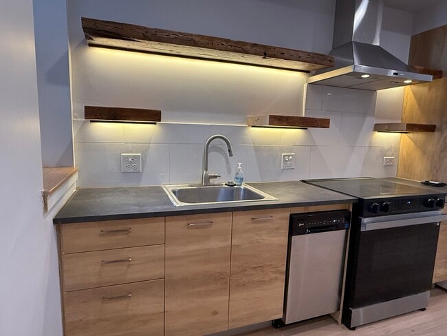 Foto del edificio - 2851 Boudinot St