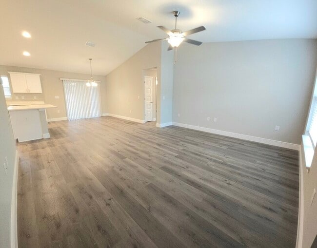 Building Photo - 262 Locust Pass