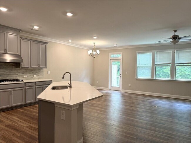 Foto del edificio - 1468 Edgebrook Ct NE