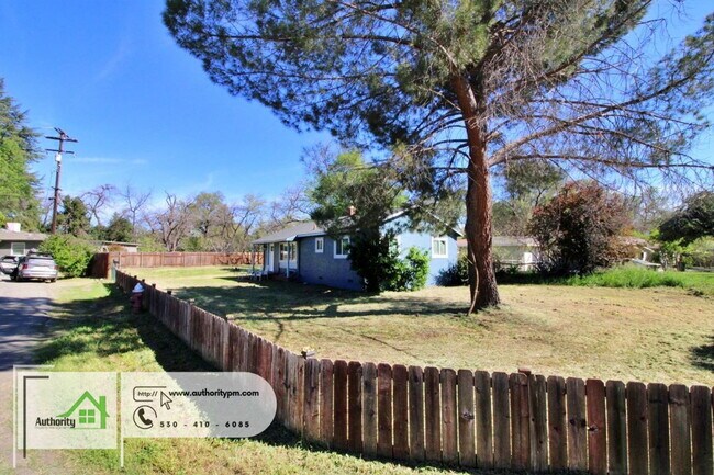 Foto del edificio - 5481 Elm Ln