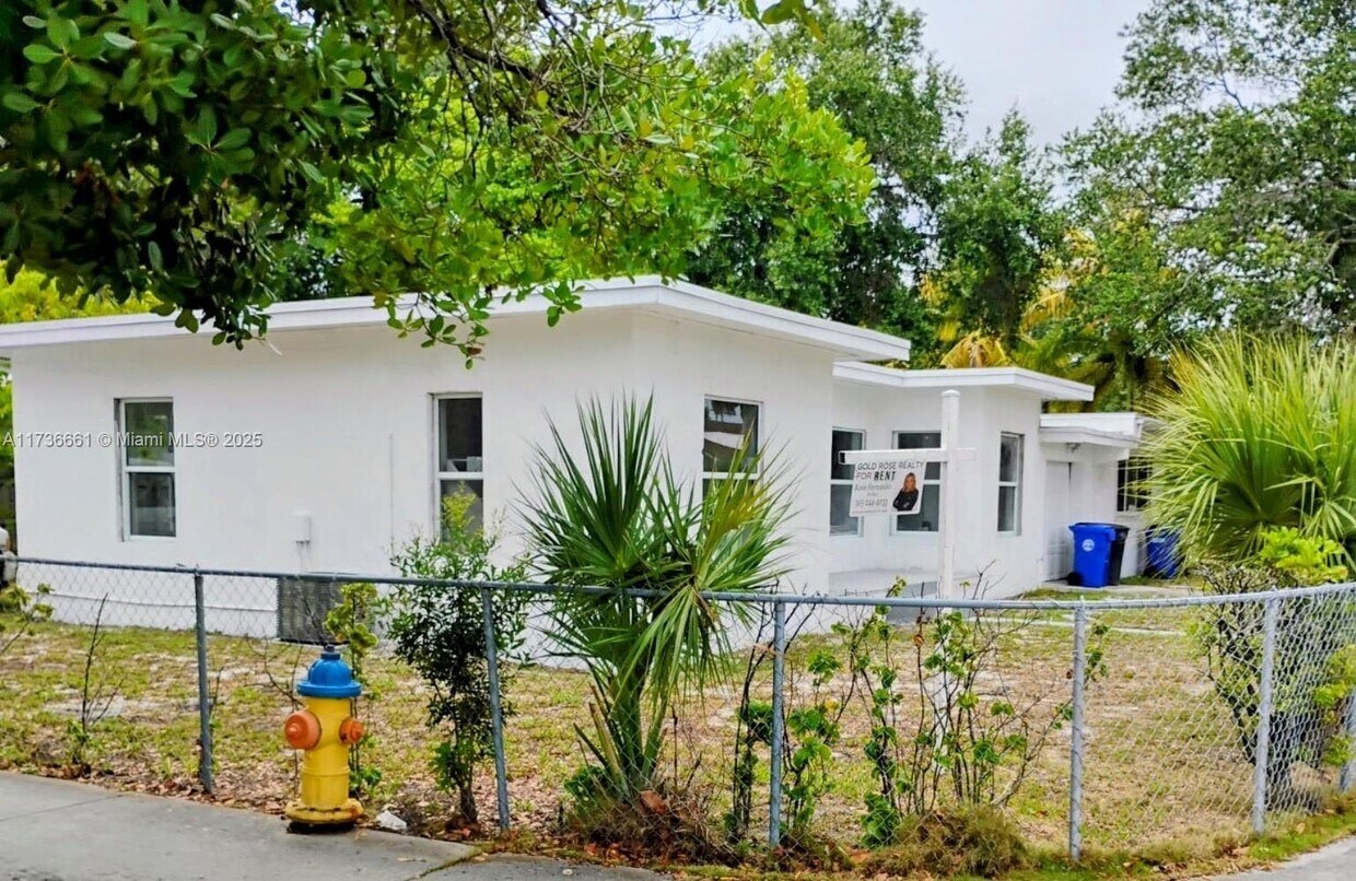 Foto del edificio - 16108 NE 18th Pl