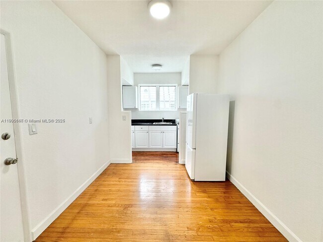 Foto del edificio - 639 12th St