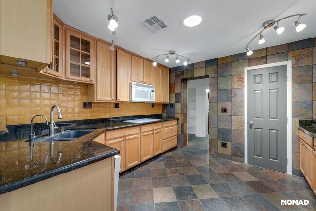 Building Photo - Spacious 3BR House in Phoenix