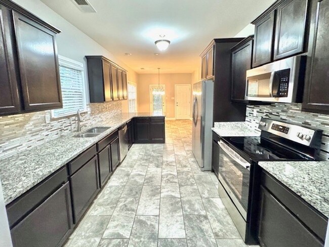 Building Photo - GlenLaurelWay7518