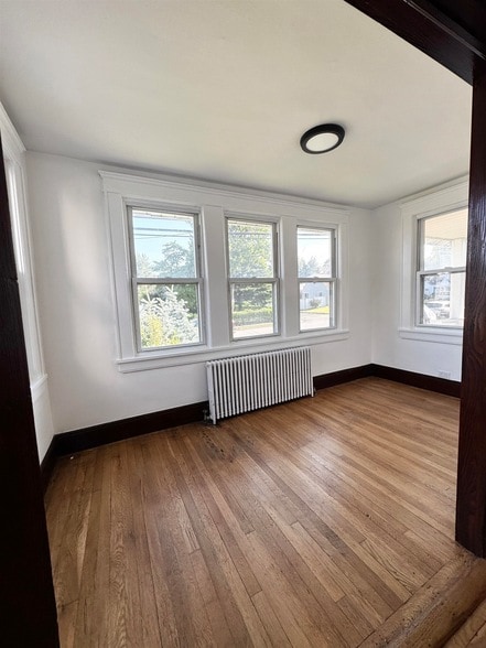 Foto del edificio - 44 Hickory Ave