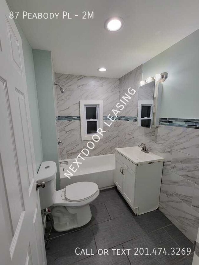 Foto del edificio - 87 Peabody Pl