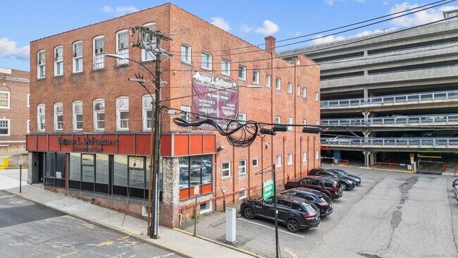 Foto del edificio - 61 Field St