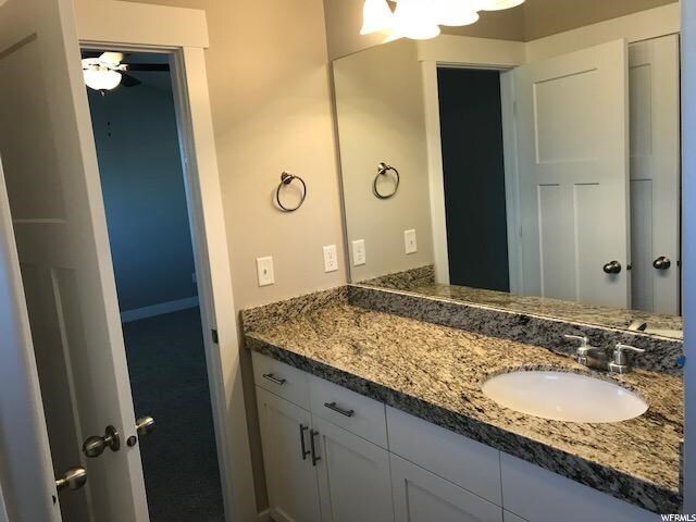 Foto del edificio - 7576 N Hutch Ln