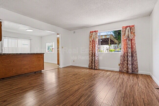 Foto del edificio - 3043 Blossom St