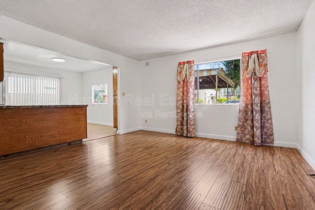 Building Photo - 3043 Blossom St