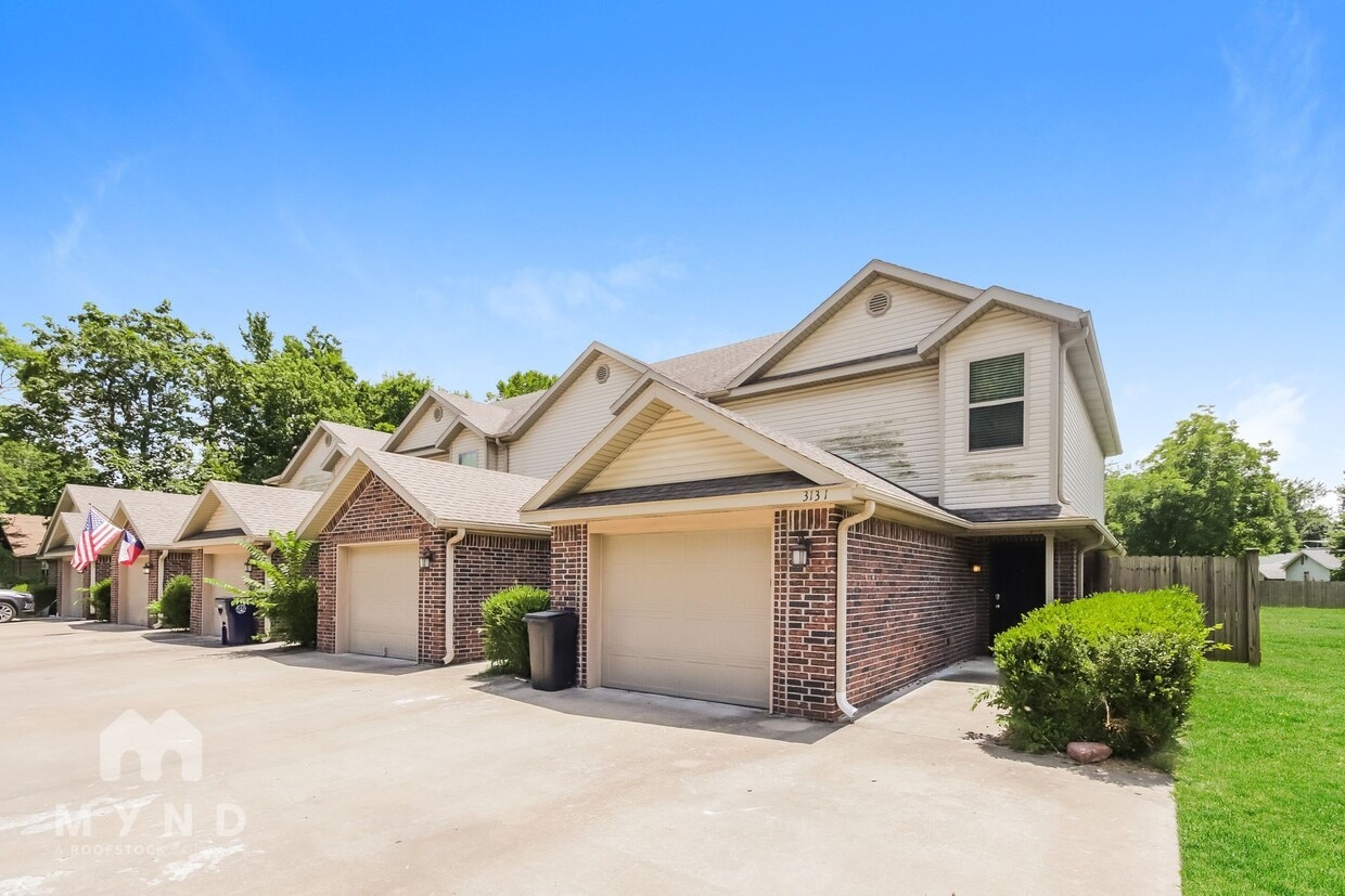 Primary Photo - 313 W Thurman St