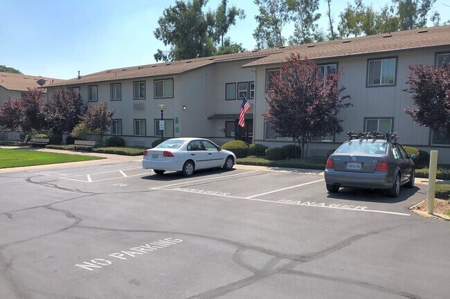 Foto del edificio - 910 Canby Rd