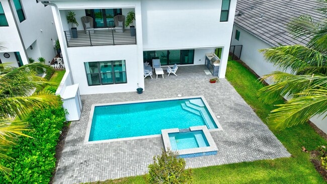 Foto del edificio - 17222 Blue Bayou Dr