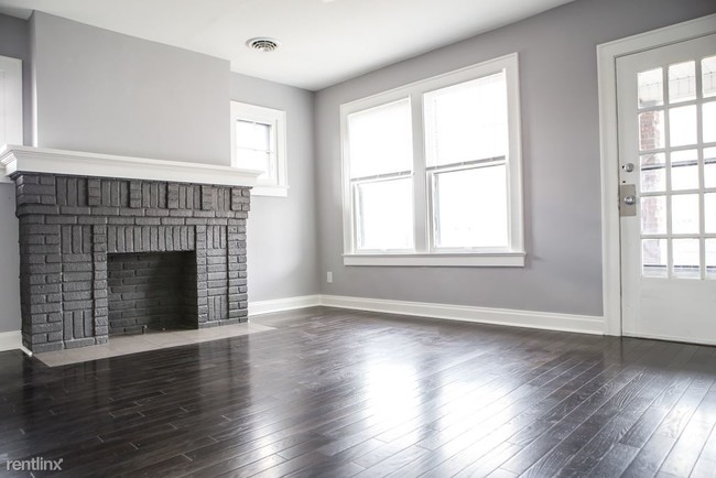 Building Photo - Studio, 1 bath 4plex - 9 E Como Ave