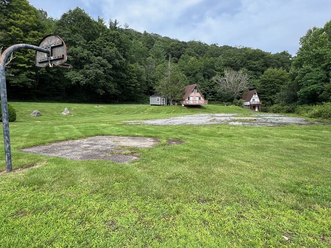 Large Area in Front of House - 131 Old US Highway 321