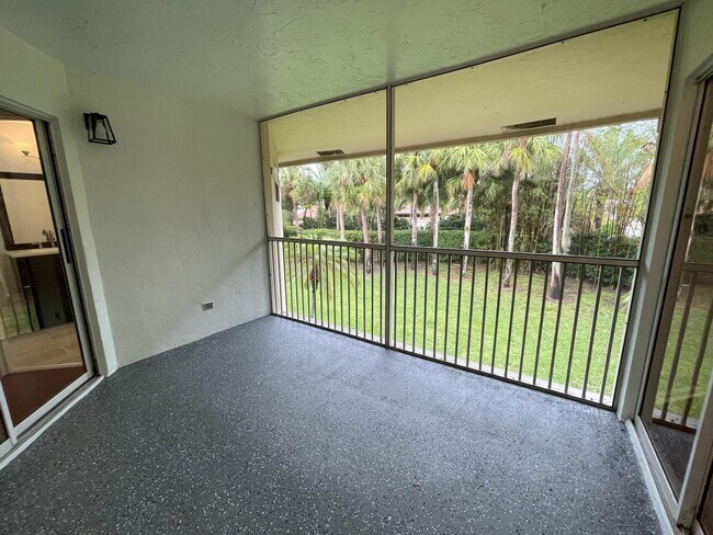 Building Photo - 6516 Via Regina