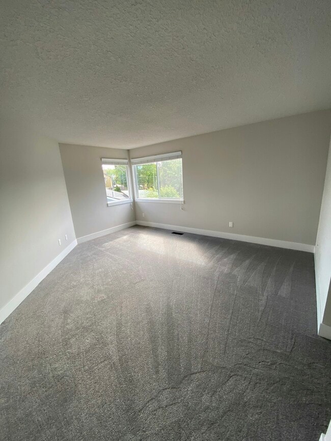 Foto del edificio - 5835 NW Landing Dr