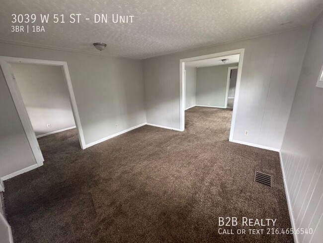 Building Photo - 3039 W 51st St