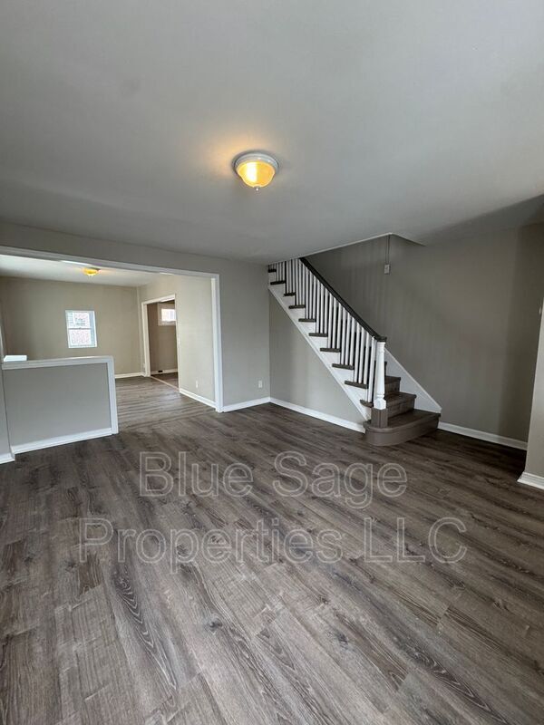 Building Photo - 7039 Greenwood Ave