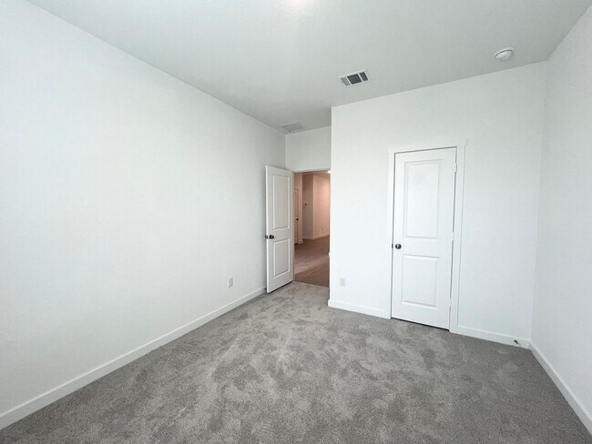 Foto del edificio - STUNNING New Construction 4/3 in Voss Farms, NBTX