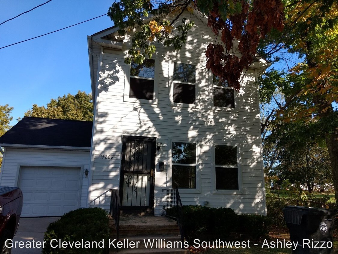 Primary Photo - 15209 Lawndale Ave
