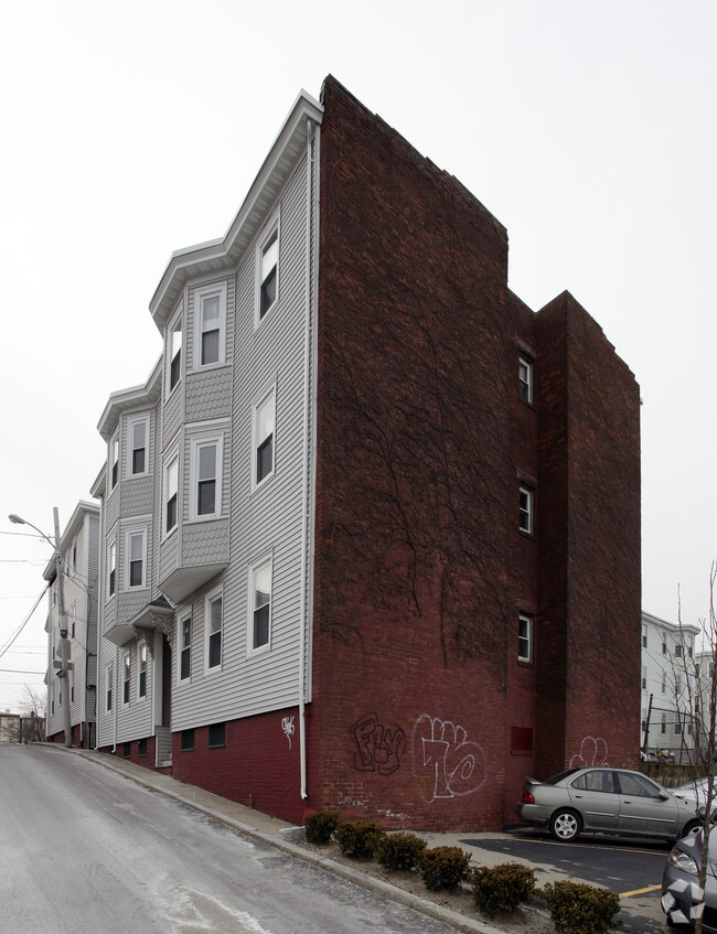Building Photo - 3 Spruce St