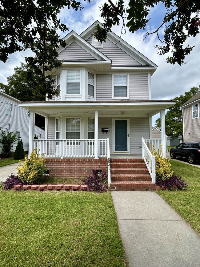 Building Photo - 831 Marshall Ave