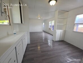 Building Photo - 2961 Plumosa Ln