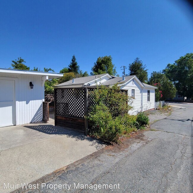 Foto del edificio - 1 br, 1 bath House - 2379 Buena Vista Ave