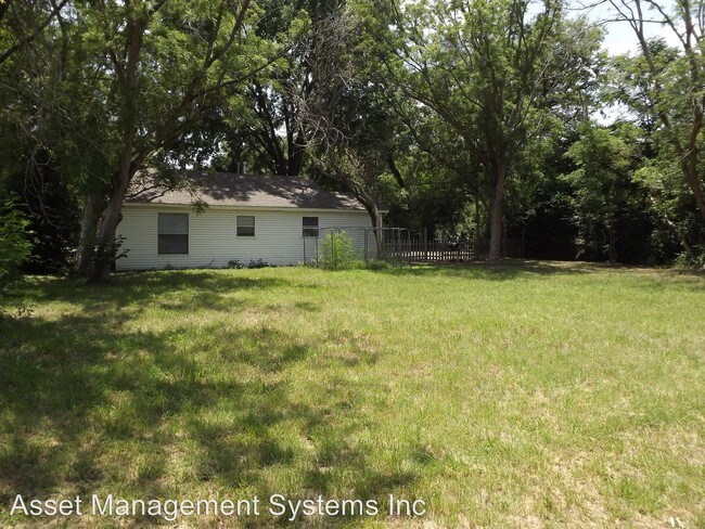 Building Photo - 1524 Lindsey St