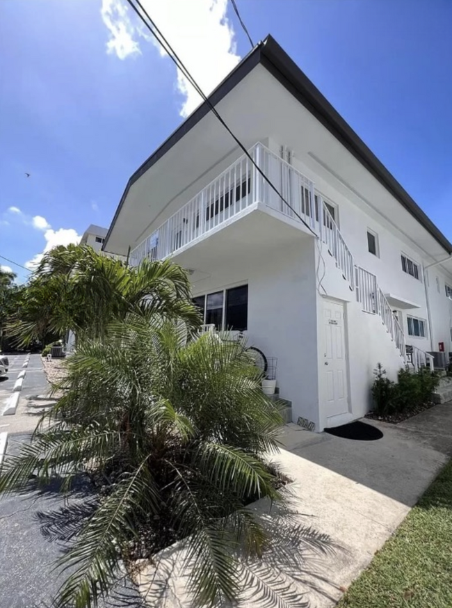 Foto del edificio - 3681 NE 170th St