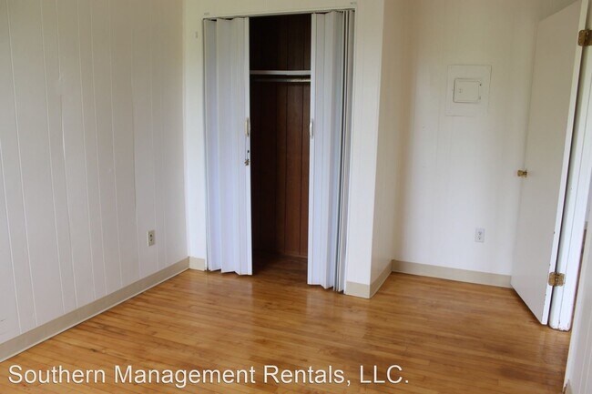 Foto del edificio - 2 br, 1 bath House - 100 School St Apt L