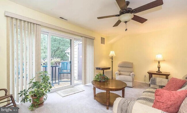 Foto del edificio - 608 Thornton Ct