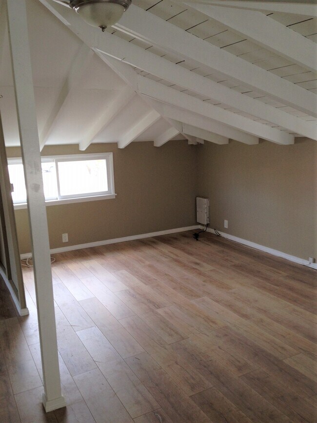 Living room North view - 418 California St