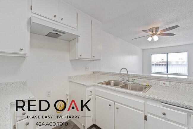 Building Photo - 16200 Vermont Ave