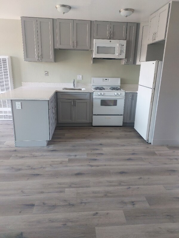 Building Photo - 5412 Claremont Ave