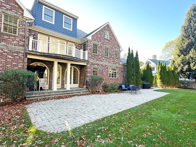 Foto del edificio - 66 Forest Ave