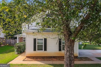 Building Photo - 2962 Knoll View Pl