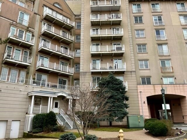 Primary Photo - 100 Shearwater Ct E