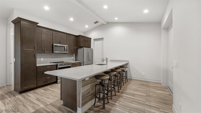 Building Photo - 8720 Cypress Lake Dr