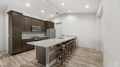 Building Photo - 8720 Cypress Lake Dr